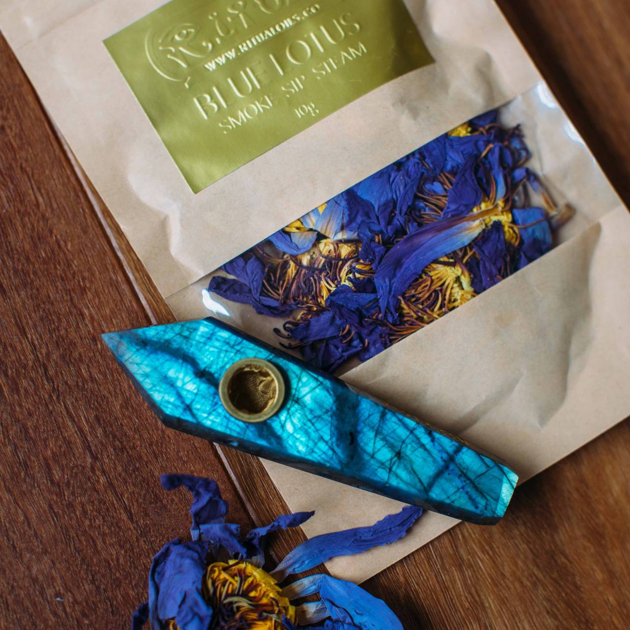 Labradorite Magic Pipe + 1 Pack of Blue Lotus Flowers